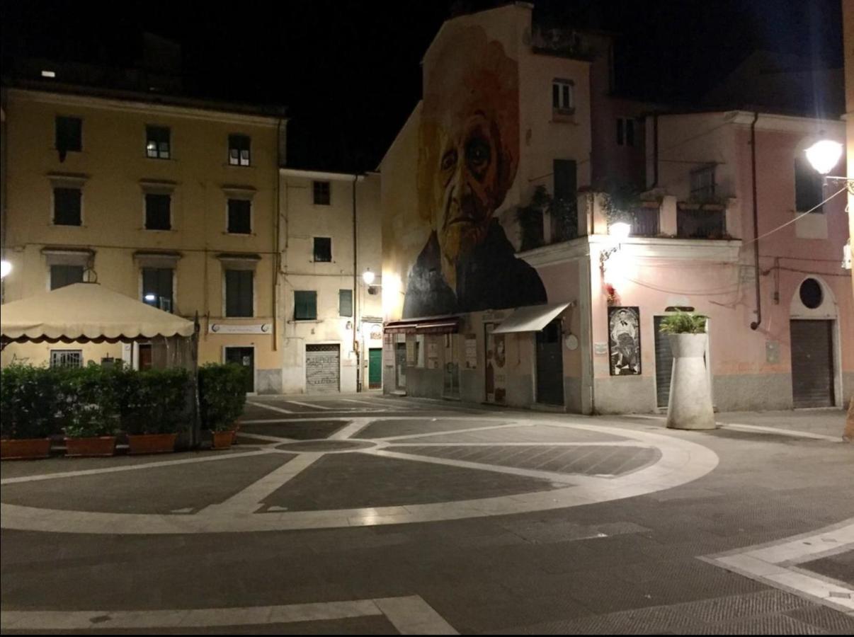 Stupenda Mansarda Centralissima, Finiture Di Lusso Карара Екстериор снимка