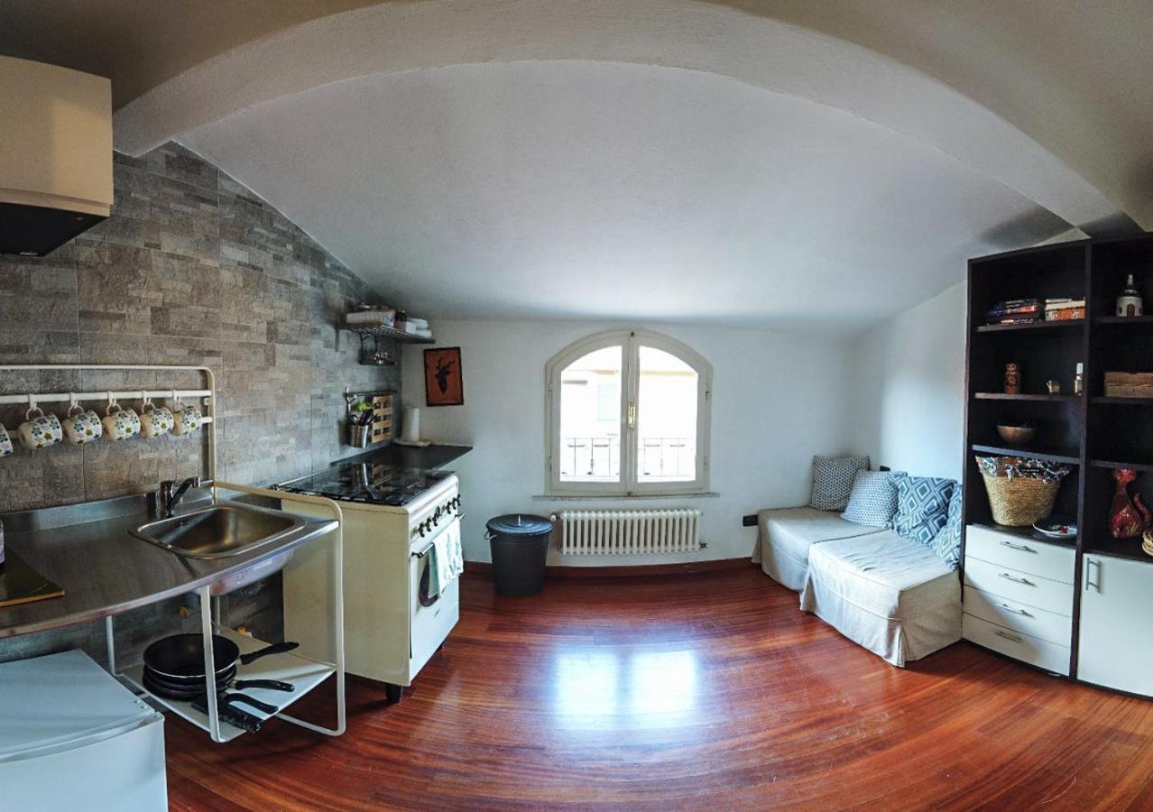 Stupenda Mansarda Centralissima, Finiture Di Lusso Карара Екстериор снимка