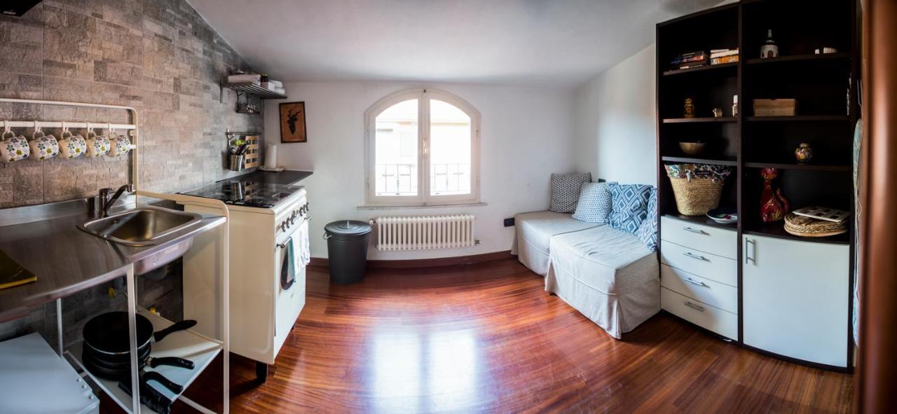 Stupenda Mansarda Centralissima, Finiture Di Lusso Карара Екстериор снимка
